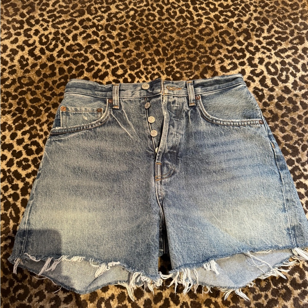 Like new Agolde Riley shorts only wore once. Size 25